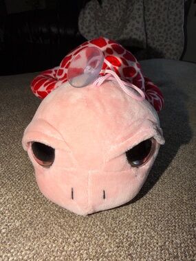 TY Beanie Boo “Shelby” suction cup for hanging and Hawaii embroidered on back